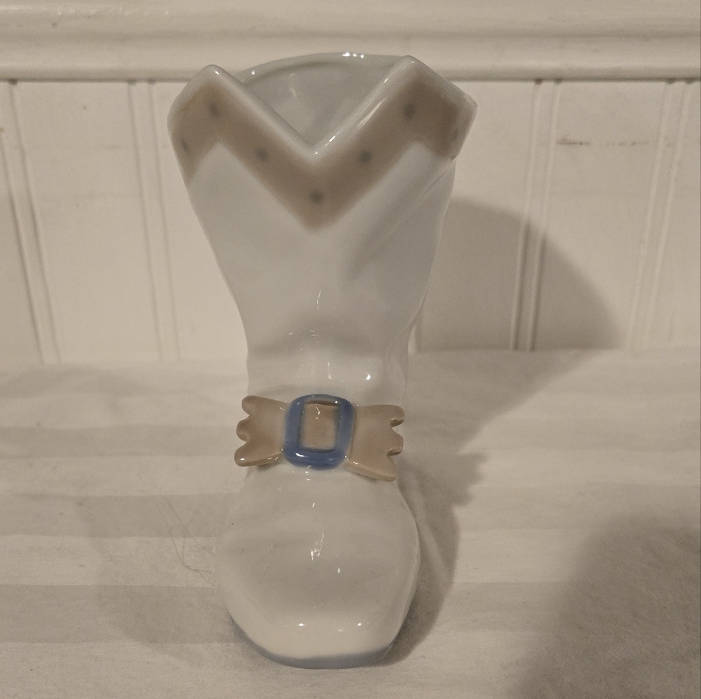 Vintage Victorian Boot Vase - Picture 2 of 6
